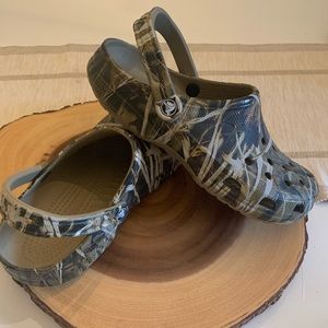 Mens Camouflage Crocs